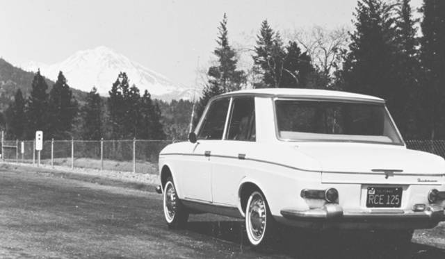 ダットサン ブルーバード 4ドアセダンの輸出仕様車