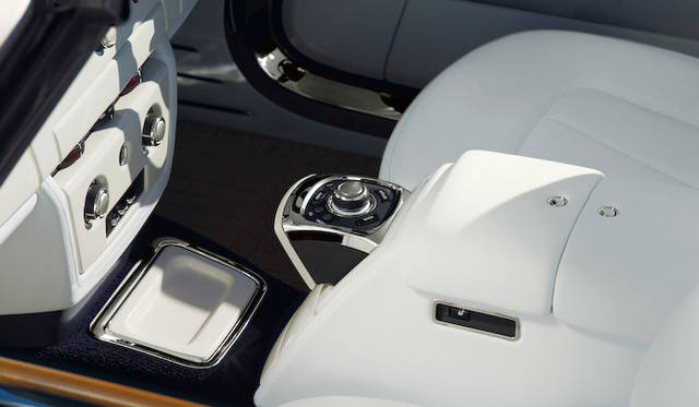 <strong>Rolls-Royce Phantom Drop Head Coupe (series II)｜ロールス・ロイス ファントム ドロップヘッドクーペ（シリーズII）</strong>