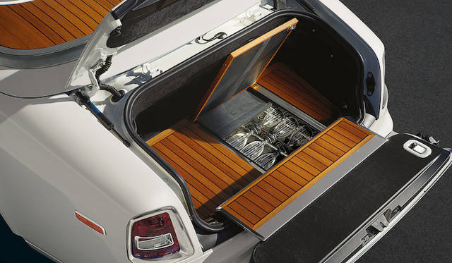 <strong>Rolls-Royce Phantom Drop Head Coupe (series II)｜ロールス・ロイス ファントム ドロップヘッドクーペ（シリーズII）</strong>