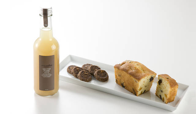 <strong>Jean Paul Hévin│ジャン＝ポール・エヴァン</strong>　WEB限定コフレ「真夏の夜の夢」、8月はケーク オ ショコラ、サブレ ショコラ、ポワールネクター　4900円