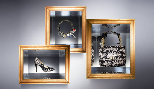 <strong>LANVIN│ランバン</strong>　左から　シューズ　参考商品、ネックレス　20万5800円、バッグ　35万8050円　©Lanvin