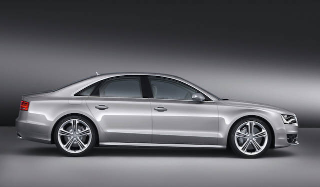 <strong>Audi S8｜アウディ S8</strong>