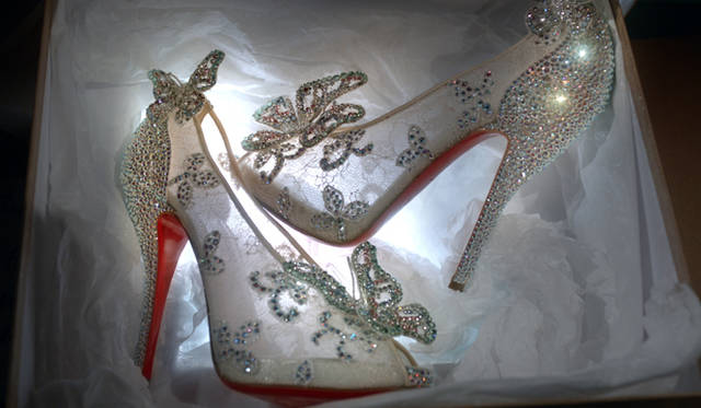 <strong>Christian Louboutin ｜ クリスチャン ルブタン</strong>