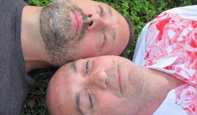 <strong>COOK IT RAW｜クック・イット・ロゥ</strong>　つねにスタイリッシュ、そしてユニークな主催者のアレッサンドロ・ポルチェッリ氏（左）とアンドレア・ペトリーニ氏（右）