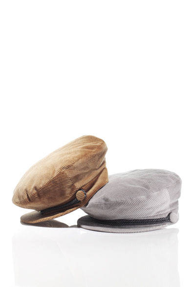 　ハット各4万2000円（トラサルディ1911／阪急MEN’S TOKYO）