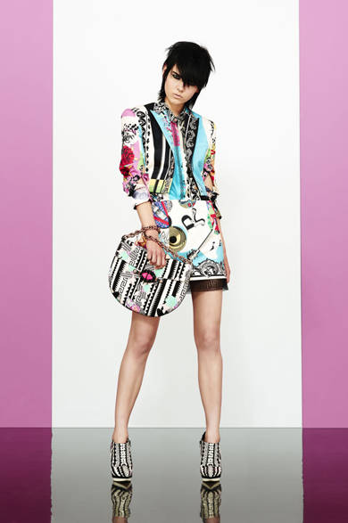 　2013年春夏プレコレクション ©VERSACE