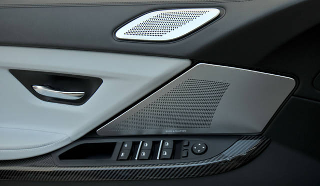 <strong>BMW M6 Cabriolet｜ビー・エム・ダブリュー M6 カブリオレ</strong><br />通常の6シリーズ同様、バング＆オルフセン ハイエンド サラウンド サウンド システムをオプションで搭載可能 