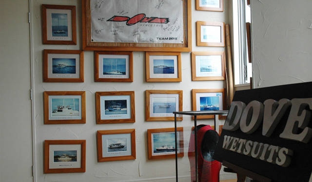 665_06_dove <strong>DOVE|ダブ</strong> サーフトリップの記念写真