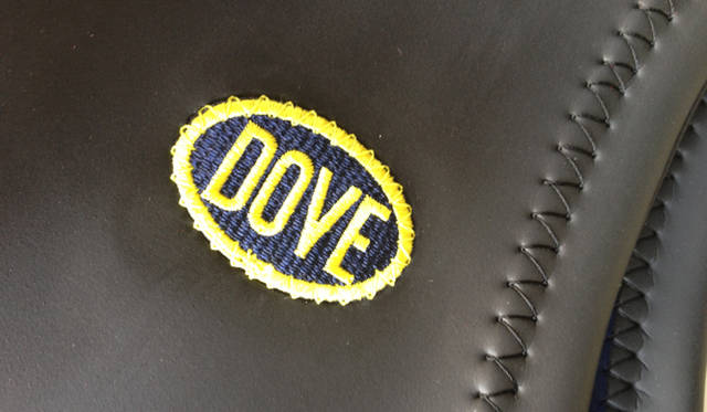 new665_10_dove <strong>DOVE|ダブ</strong> DOVEの証。ブランドロゴ刺しゅう