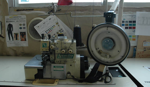 665_23_dove <strong>DOVE|ダブ</strong> 緻密さが要求されるので、明かりは大切