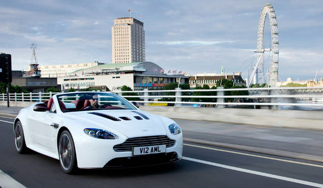 <strong>Aston Martin V12 Vantage Roadster｜アストンマーティン V12ヴァンテージ ロードスター</strong>