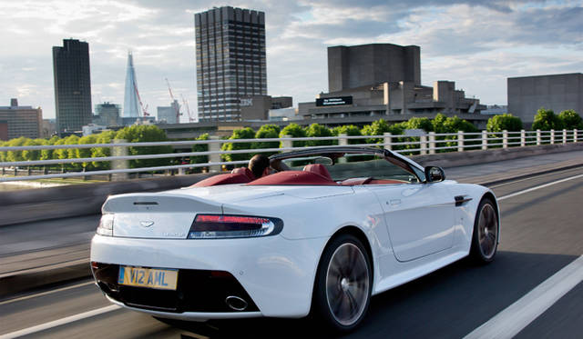 <strong>Aston Martin V12 Vantage Roadster｜アストンマーティン V12ヴァンテージ ロードスター</strong>