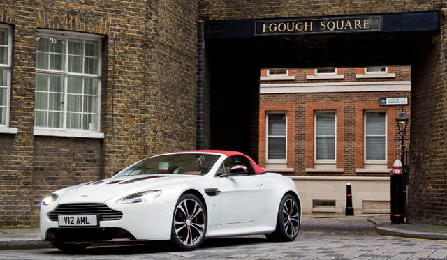<strong>Aston Martin V12 Vantage Roadster｜アストンマーティン V12ヴァンテージ ロードスター</strong>