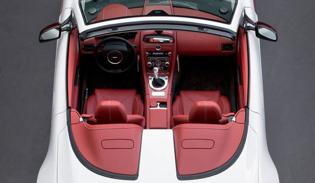 <strong>Aston Martin V12 Vantage Roadster｜アストンマーティン V12ヴァンテージ ロードスター</strong>