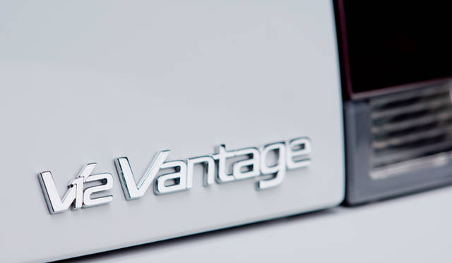 <strong>Aston Martin V12 Vantage Roadster｜アストンマーティン V12ヴァンテージ ロードスター</strong>