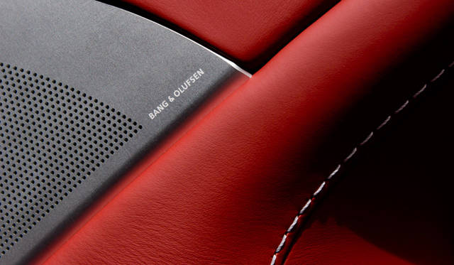 <strong>Aston Martin V12 Vantage Roadster｜アストンマーティン V12ヴァンテージ ロードスター</strong>