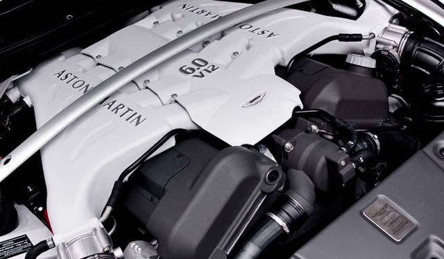 <strong>Aston Martin V12 Vantage Roadster｜アストンマーティン V12ヴァンテージ ロードスター</strong>