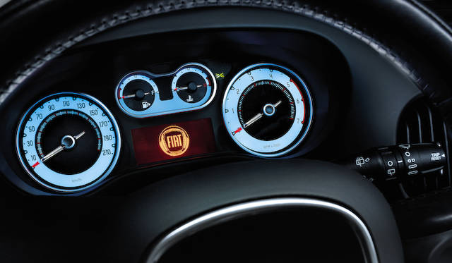 <strong>Fiat 500L｜フィアット500L</strong>