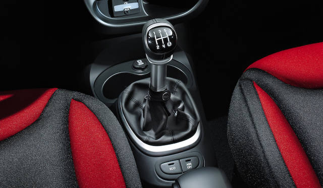 <strong>Fiat 500L｜フィアット500L</strong>