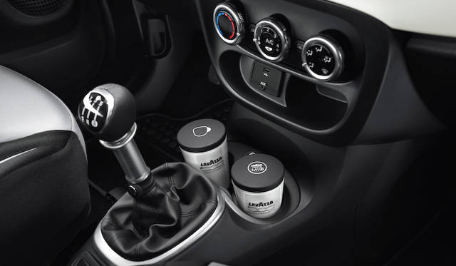 <strong>Fiat 500L｜フィアット500L</strong>