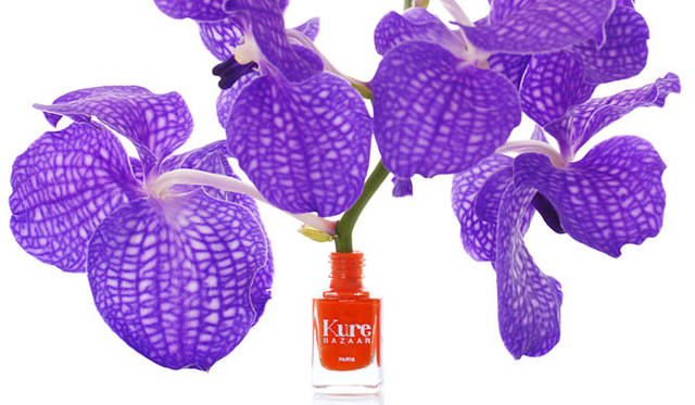 　キュア バザー ネイルカラーは全29アイテムという豊富なラインナップ。Afrika 2012collection　　2310円