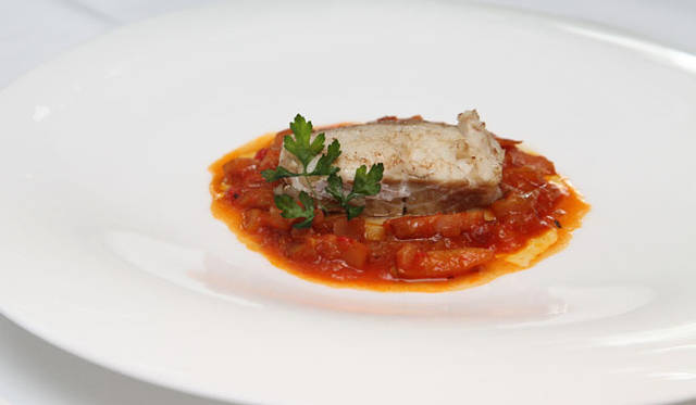 <strong>ジャパン・レストラン・ウィーク2012 サマープレミアム</strong>　エリカ・アンギャル監修「血液型別食事法」×レストラン アイ“Menu Nice Life” AB型　鱈のロティ、豆のピュレ、ソース“ストックフィッシュ”