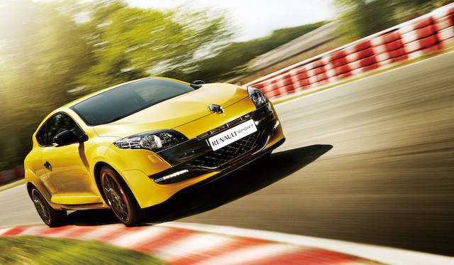 <strong>Renault Megane R.S. Trophy｜ルノー メガーヌ R.S. トロフィー</strong>