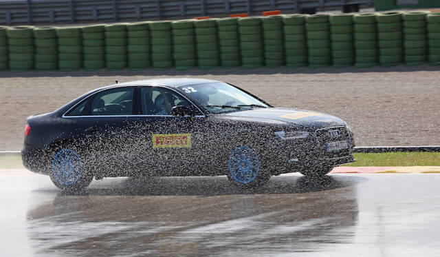 <strong>Pirelli Cinturato P7 Blue｜ピレリ チンチュラート P7 ブルー</strong><br />アウディA4 2.0TDIでウェット性能をためす