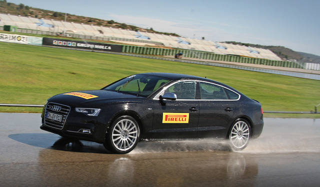 <strong>Pirelli Cinturato P7 Blue｜ピレリ チンチュラート P7 ブルー</strong><br />アウディS5スポーツバック 3.0TFSIでウェット性能をためす