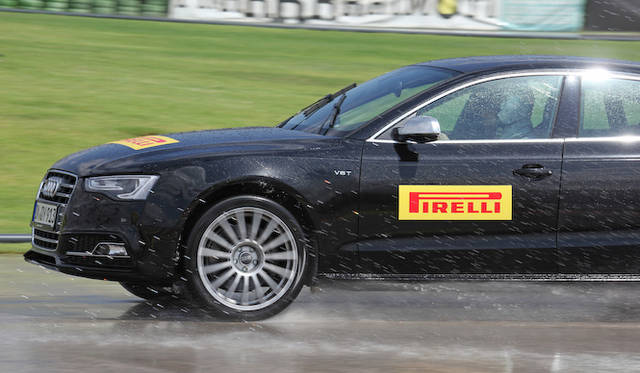 <strong>Pirelli Cinturato P7 Blue｜ピレリ チンチュラート P7 ブルー</strong><br />アウディS5スポーツバック 3.0TFSIでウェット性能をためす