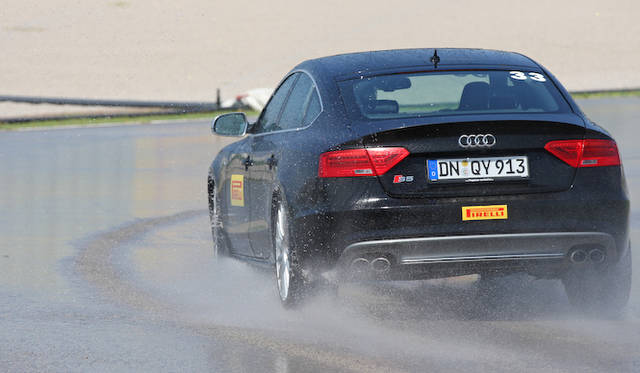 <strong>Pirelli Cinturato P7 Blue｜ピレリ チンチュラート P7 ブルー</strong><br />アウディS5スポーツバック 3.0TFSIでウェット性能をためす