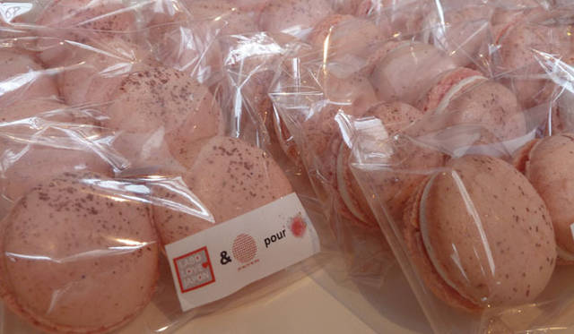 <strong>イベント「HOPE AND LOVE」</strong>　今年3月11日にパリで開催されたイベントの模様