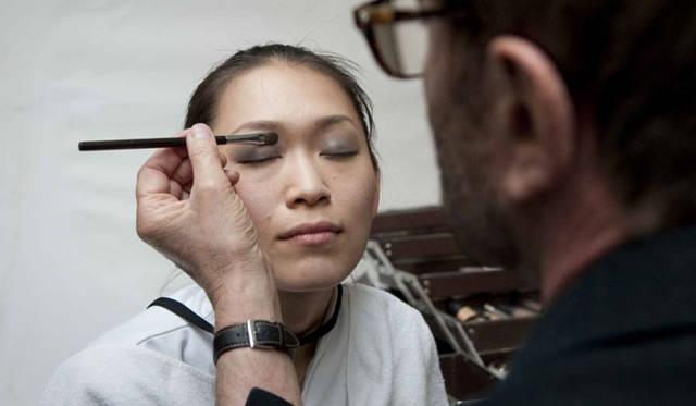 <strong>イベント「HOPE AND LOVE」</strong>　今年3月11日にパリで開催されたイベントの模様