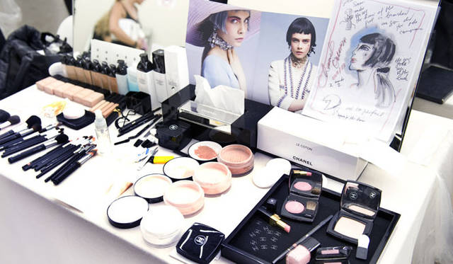 <strong>CHANEL｜シャネル</strong>　2012-13年クルーズコレクション メイクアップ © CHANEL 2012<br>