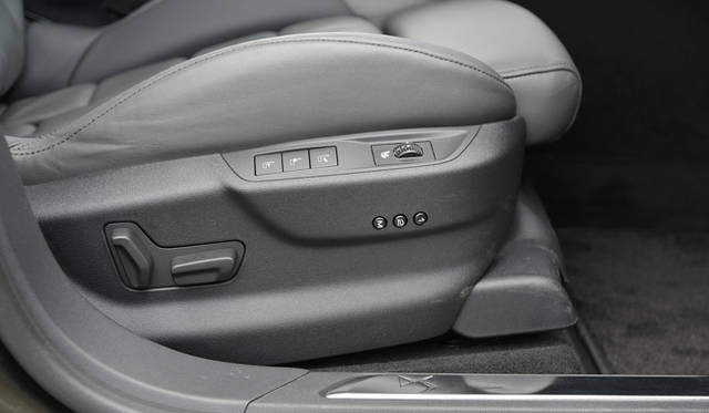 <strong>Citroen DS5 Chic｜シトロエン DS5 シック</strong>