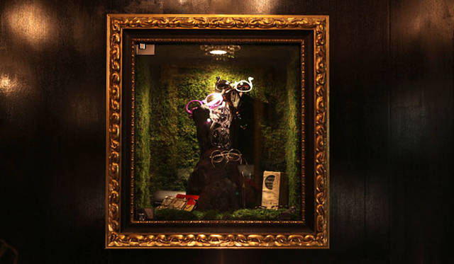 <strong>SOLAKZADE｜ソラックザーデ</strong>　旗艦店「ソラックザーデ 東京店」