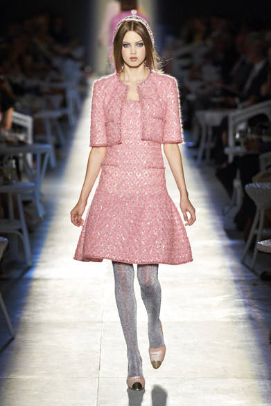 <strong>CHANEL｜シャネル</strong>　2012年秋冬オートクチュールコレクション　© CHANEL