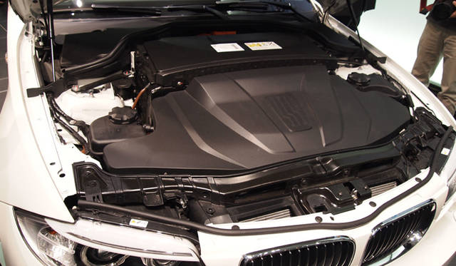 <strong>BMW ActiveE｜ビー・エム・ダブリュー アクティブ イー</strong><br />エンジンのかわりにバッテリーが搭載される