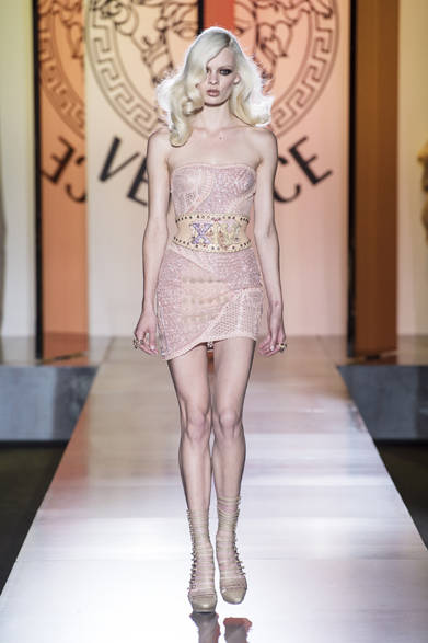 <strong>ATELIER VERSACE｜アトリエ ヴェルサーチ</strong>　2012年秋冬オートクチュールコレクション　© The Ritz Paris