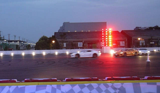 <br />音楽にあわせてくるくる回るそのさまは、まるでフィギュアスケートのよう