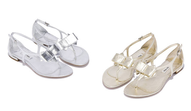 <strong>MIU MIU│ミュウミュウ</strong>　フラットサンダル　￡460