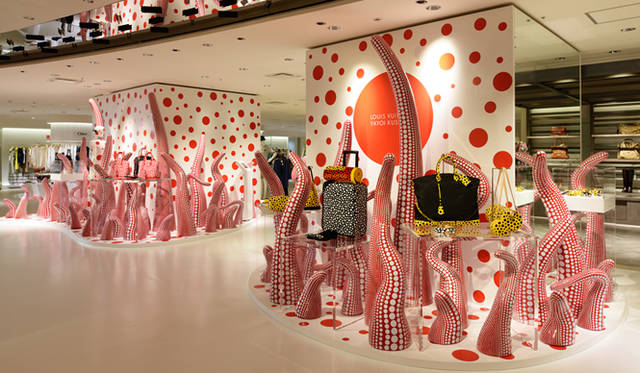 <strong>LOUIS VUITTON│ルイ・ヴィトン</strong>　どこまでもつづく鮮やかでハイブリッドな色づかいの水玉模様　© LOUIS VUITTON/Shinichi Sato