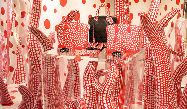 <strong>LOUIS VUITTON│ルイ・ヴィトン</strong>　草間彌生とマーク・ジェイコブスが描き出す特別な空間　© LOUIS VUITTON/Shinichi Sato