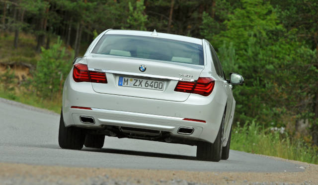 <strong>BMW 7 series｜ビー・エム・ダブリュー 7シリーズ</strong>　750i