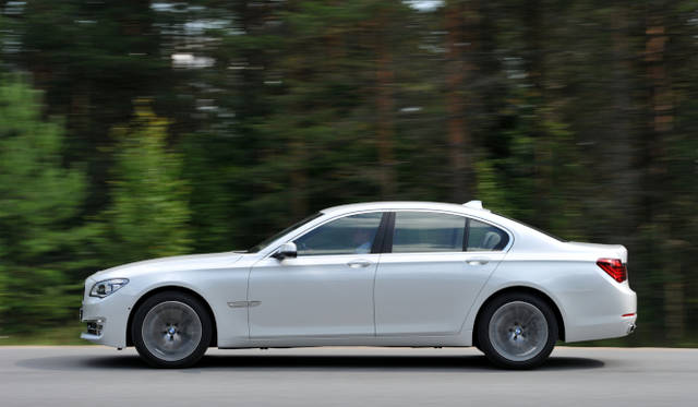 <strong>BMW 7 series｜ビー・エム・ダブリュー 7シリーズ</strong>　750i