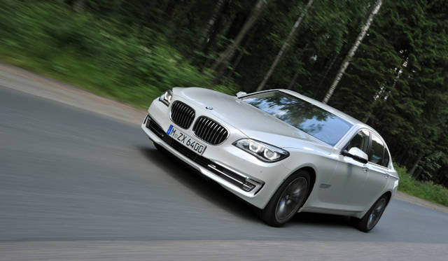 <strong>BMW 7 series｜ビー・エム・ダブリュー 7シリーズ</strong>　750i