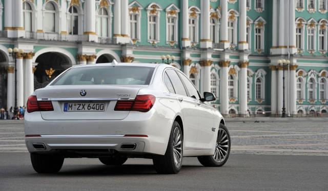 <strong>BMW 7 series｜ビー・エム・ダブリュー 7シリーズ</strong>　750i