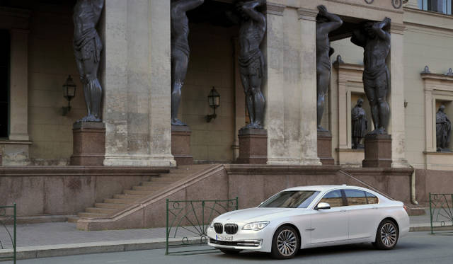 <strong>BMW 7 series｜ビー・エム・ダブリュー 7シリーズ</strong>　750i