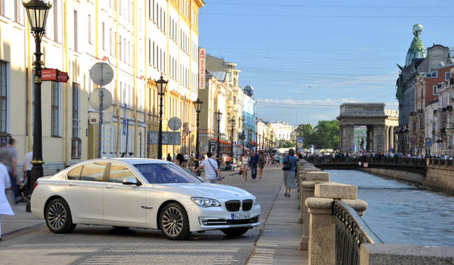 <strong>BMW 7 series｜ビー・エム・ダブリュー 7シリーズ</strong>　750i