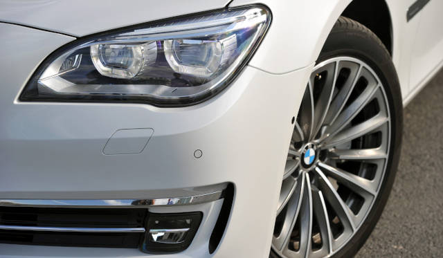 <strong>BMW 7 series｜ビー・エム・ダブリュー 7シリーズ</strong>　750i